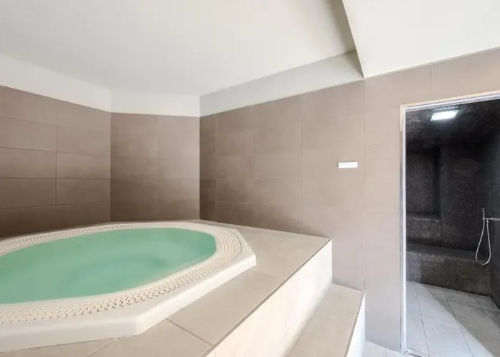 Giax Tower-spa, Pool, Parking Milan